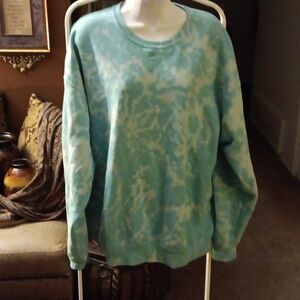 TYE DYE SWEATSHIRT